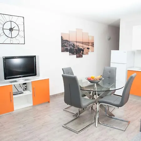 Optimist 1 Apartment *